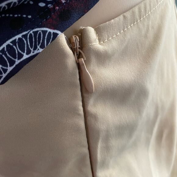 🌻Pretty Little Thing Tie-front Mini Skirt Size 10 - Picture 4 of 6